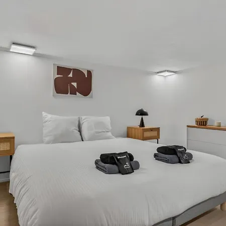 Appartamento Aux Portes Du Marais, Duplex De Caractère Avec 2 Parigi