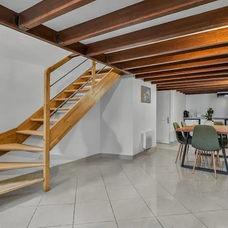 Appartamento Aux Portes Du Marais, Duplex De Caractère Avec 2